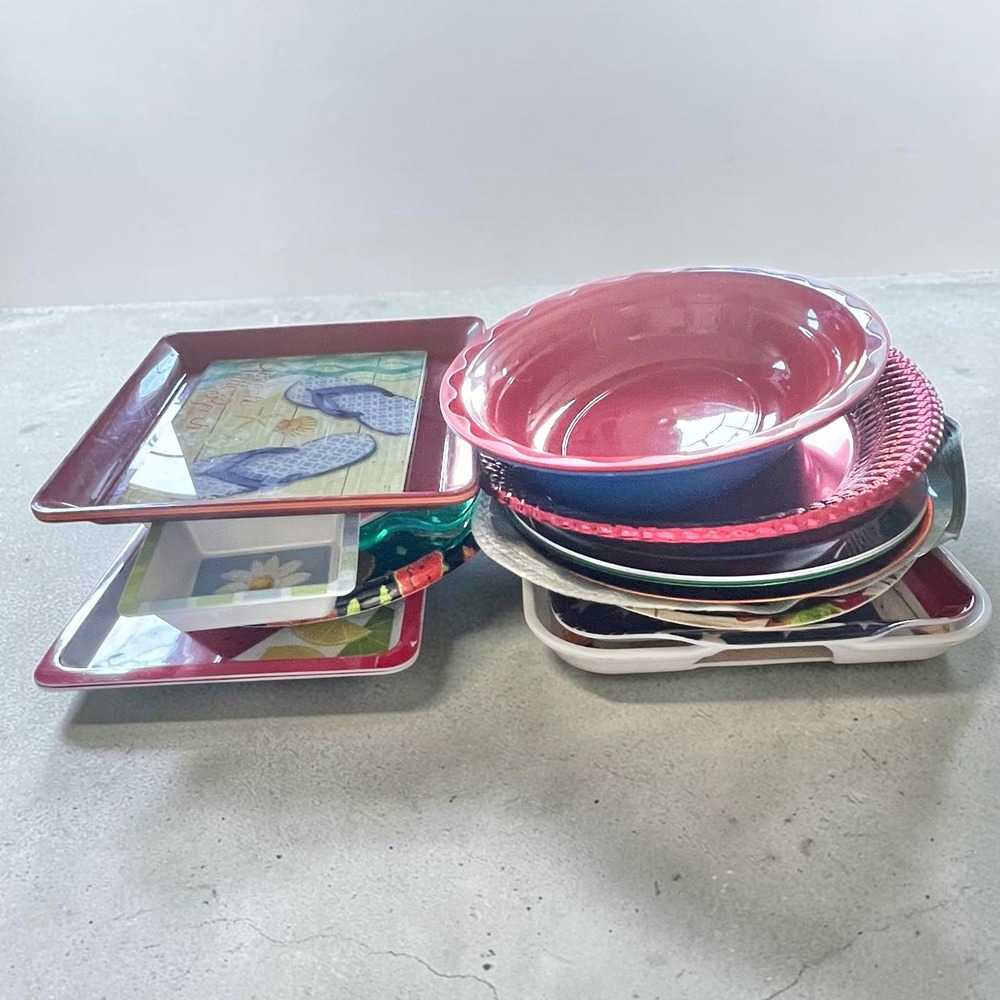 Mixed 26 pc Lot Holiday Seasonal Serving Trays Plates Bowls Melamine Plastic